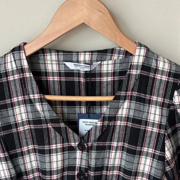 Smash and Tess Henley Romper Brand New Tags On XS - Picture 2 of 5